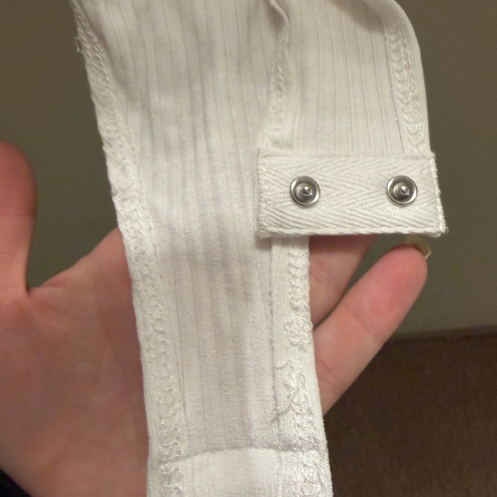 Forever 21 new White Ruffle Sleeve Ribbed Bodysuit - Picture 3 of 3